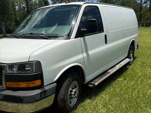 Used 2019 GMC Savana 2500 w/ Driver Convenience Package RWD image 1