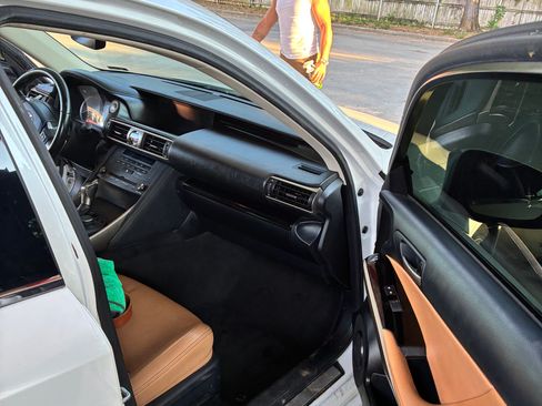 Used 2019 Lexus IS 300 image 14