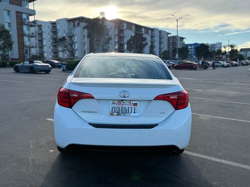 Used 2018 Toyota Corolla SE w/ Carpet Mat Package (TMS) image 8