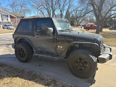 Used 2008 Jeep Wrangler X image 2