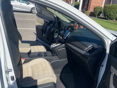 Used 2020 Honda CR-V LX image 11