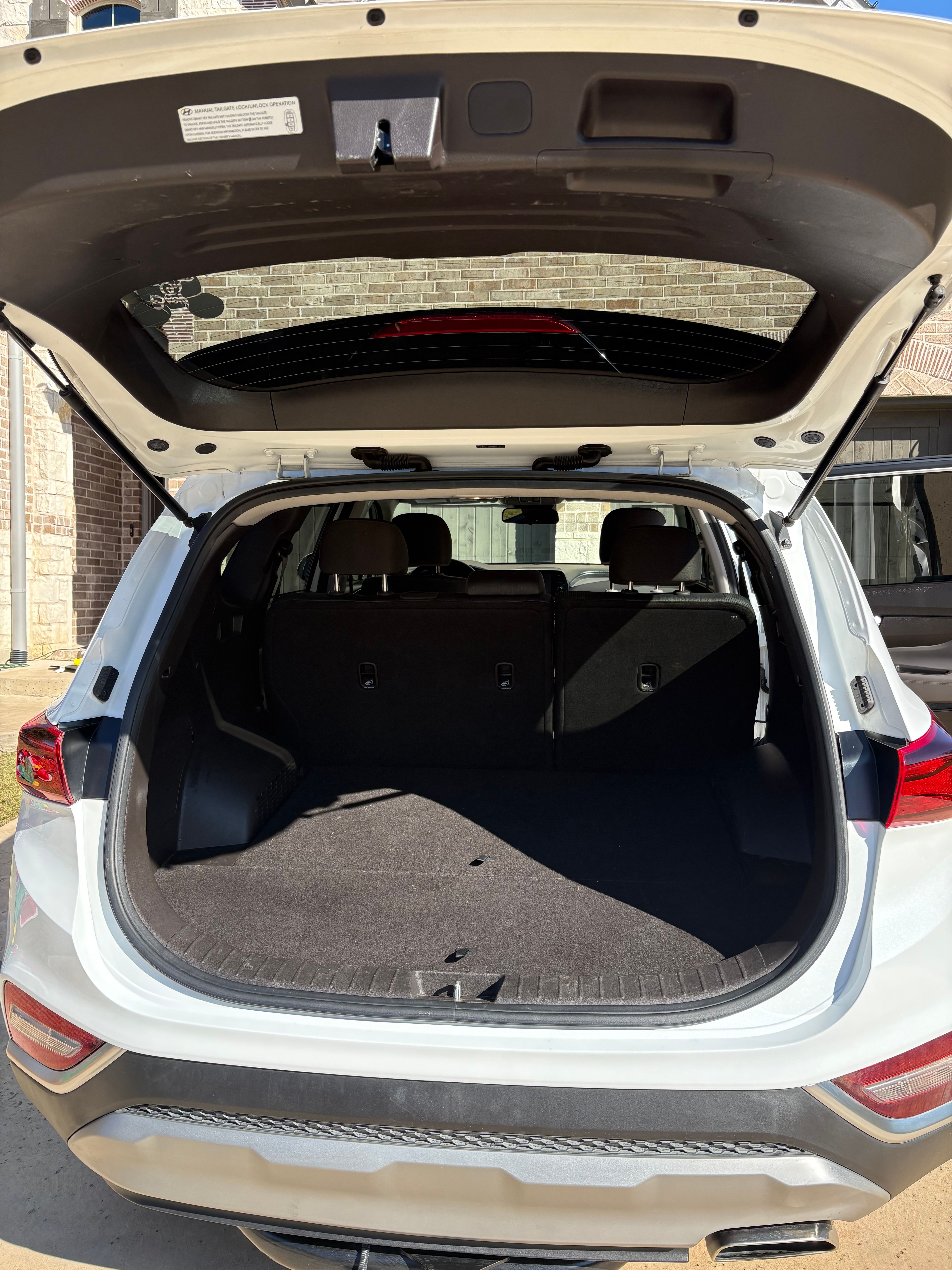 Used 2019 Hyundai Santa Fe SE FWD image 1