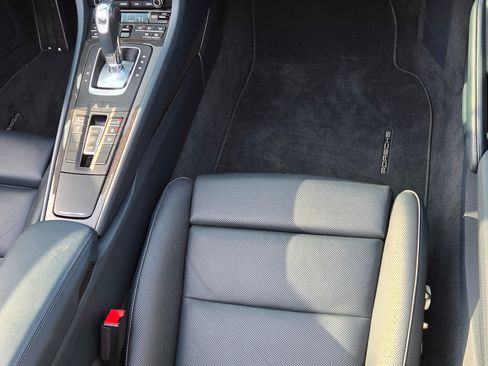 Used 2019 Porsche 911 Turbo S image 17