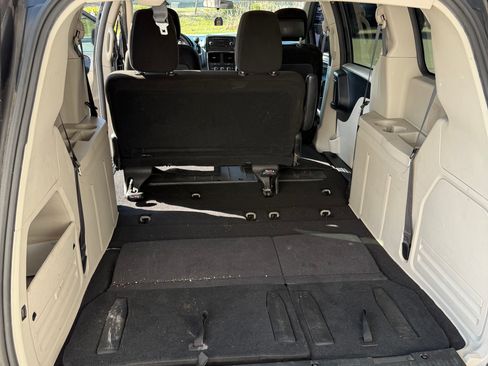 Used 2016 Dodge Grand Caravan SE w/ Quick Order Package 29E SE image 21