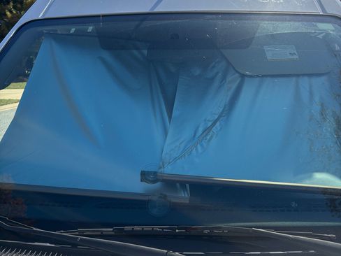 Used 2011 Ford Transit Connect XLT image 18