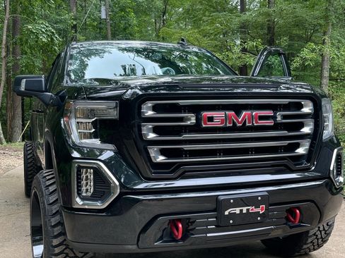 Used 2020 GMC Sierra 1500 AT4 image 2