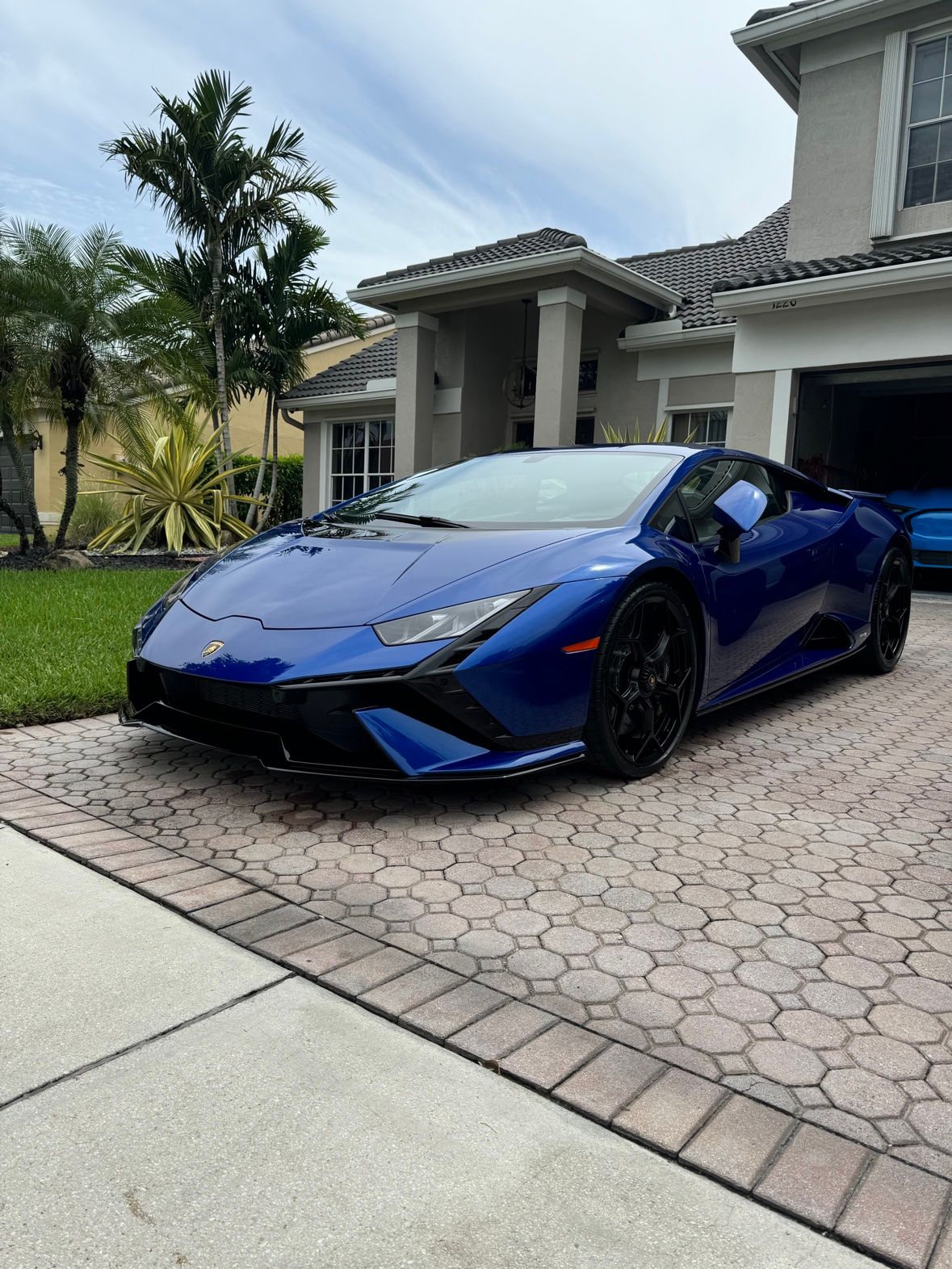 Used 2023 Lamborghini Huracan Tecnica RWD image 1