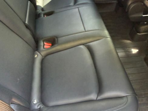 Used 2022 Tesla Model Y Long Range image 4