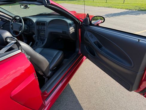 Used 2002 Ford Mustang GT Premium RWD image 10
