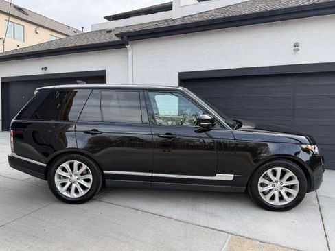 Used 2017 Land Rover Range Rover HSE image 6
