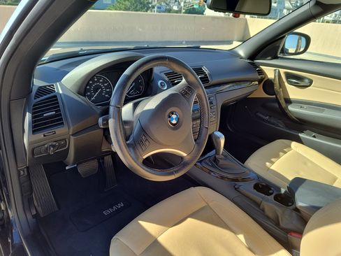 Used 2011 BMW 128i Convertible image 4