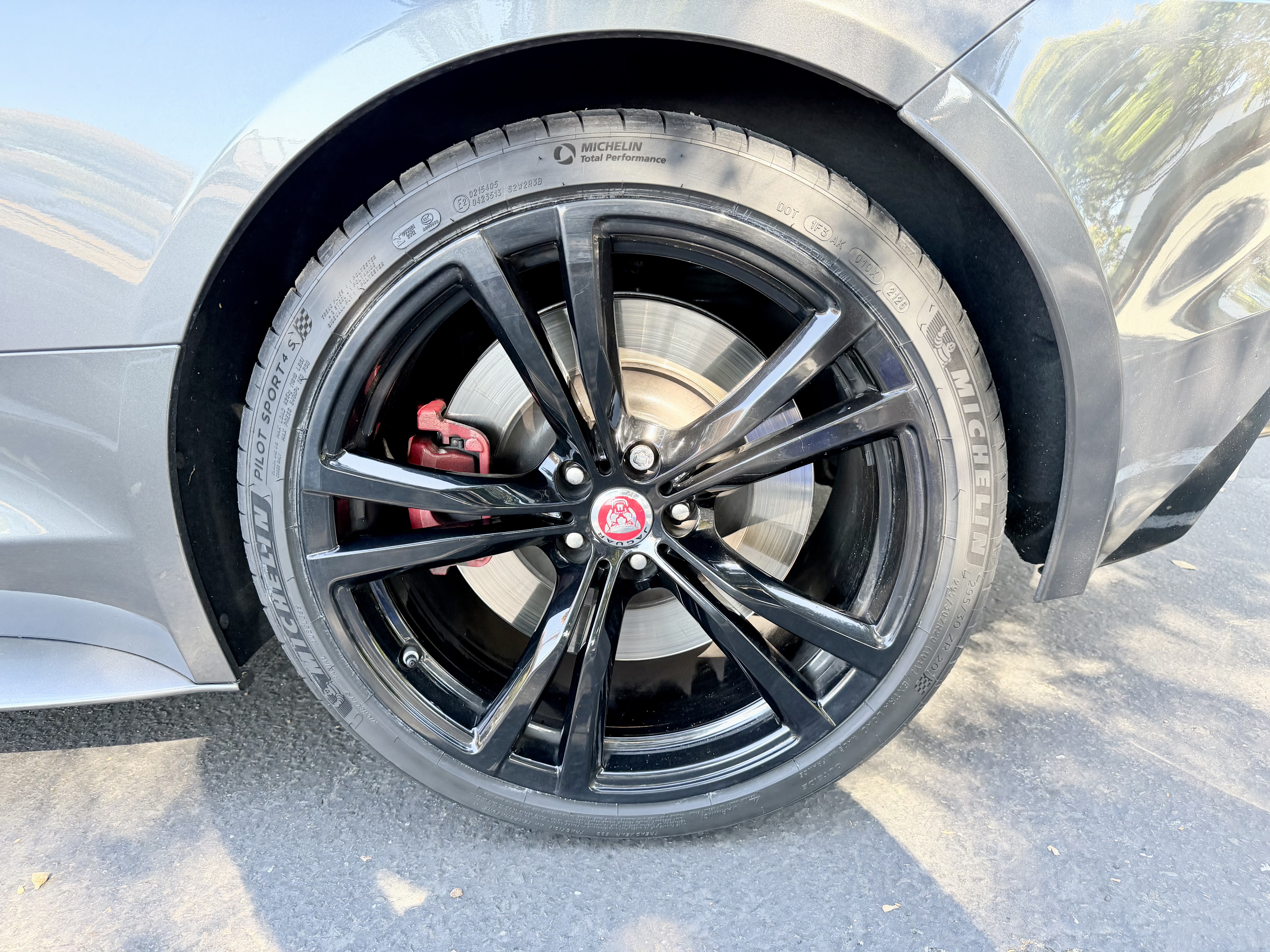 Used 2016 Jaguar F-TYPE R AWD/4WD image 24