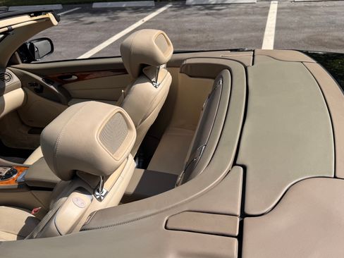 Used 2009 Mercedes-Benz SL 550 image 14