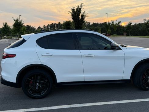 Used 2020 Alfa Romeo Stelvio w/ Nero Edizione RWD image 6