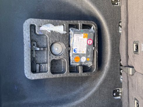 Used 2021 Jeep Compass Latitude image 8