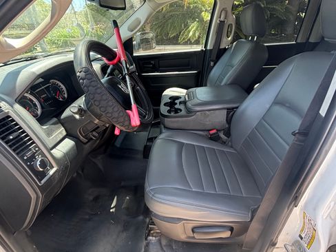 Used 2016 RAM 3500 Tradesman w/ Chrome Appearance Group RWD image 8