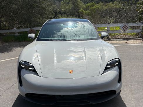 Used 2022 Porsche Taycan 4S image 6