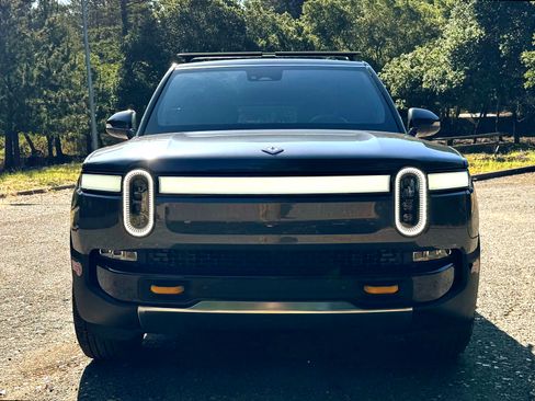 Used 2023 Rivian R1S Adventure image 17