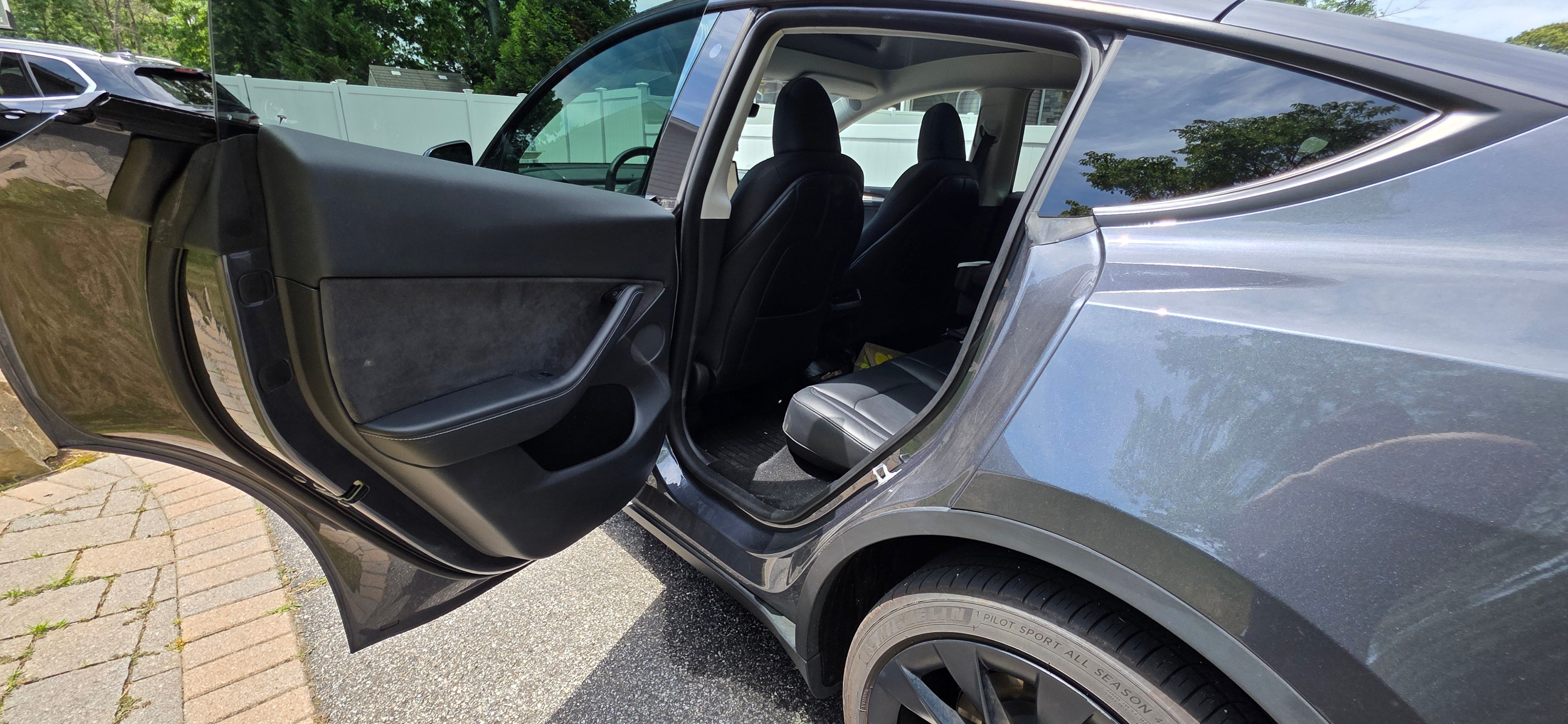 Used 2023 Tesla Model Y Long Range AWD/4WD image 9