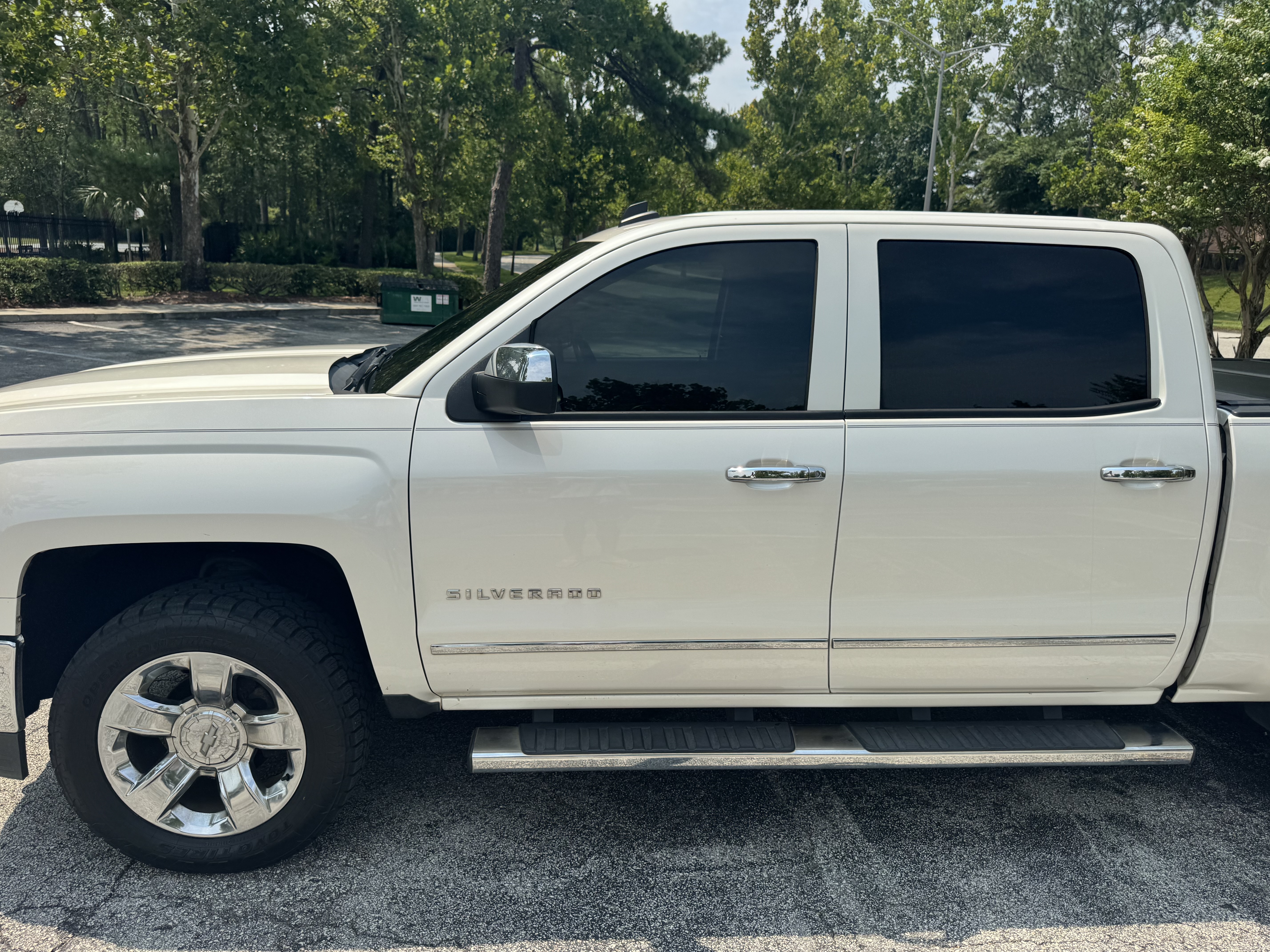 Used 2014 Chevrolet Silverado 1500 LTZ Z71 w/ LTZ Plus Package AWD/4WD image 2