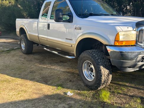 Used 2001 Ford F250 4x4 SuperCab Super Duty image 5