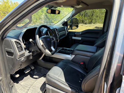 Used 2018 Ford F250 Lariat w/ Lariat Value Package image 11