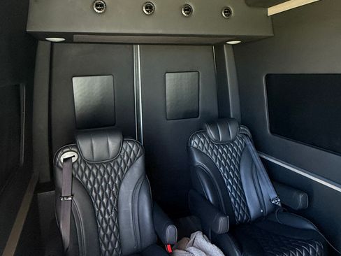Used 2023 Mercedes-Benz Sprinter 2500 image 9