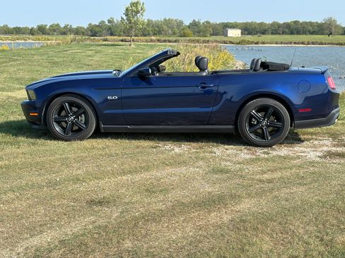 Used 2012 Ford Mustang GT Premium w/ Electronics Pkg RWD image 10