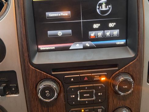 Used 2014 Ford F150 Lariat w/ Equipment Group 501A Mid image 20