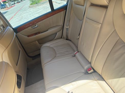 Used 2005 Lexus LS 430 w/ Premium Pkg RWD image 13