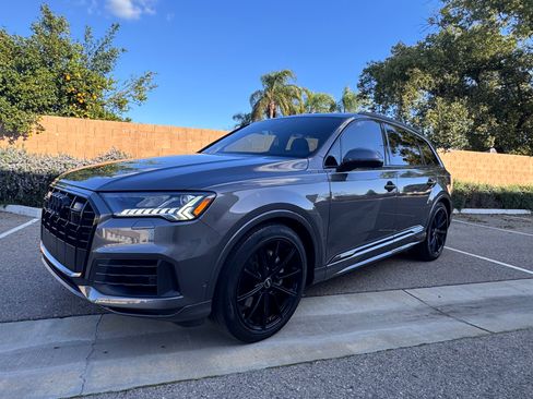 Used 2023 Audi Q7 3.0T Prestige image 2
