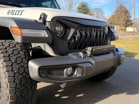 Used 2024 Jeep Wrangler Unlimited Sport image 8