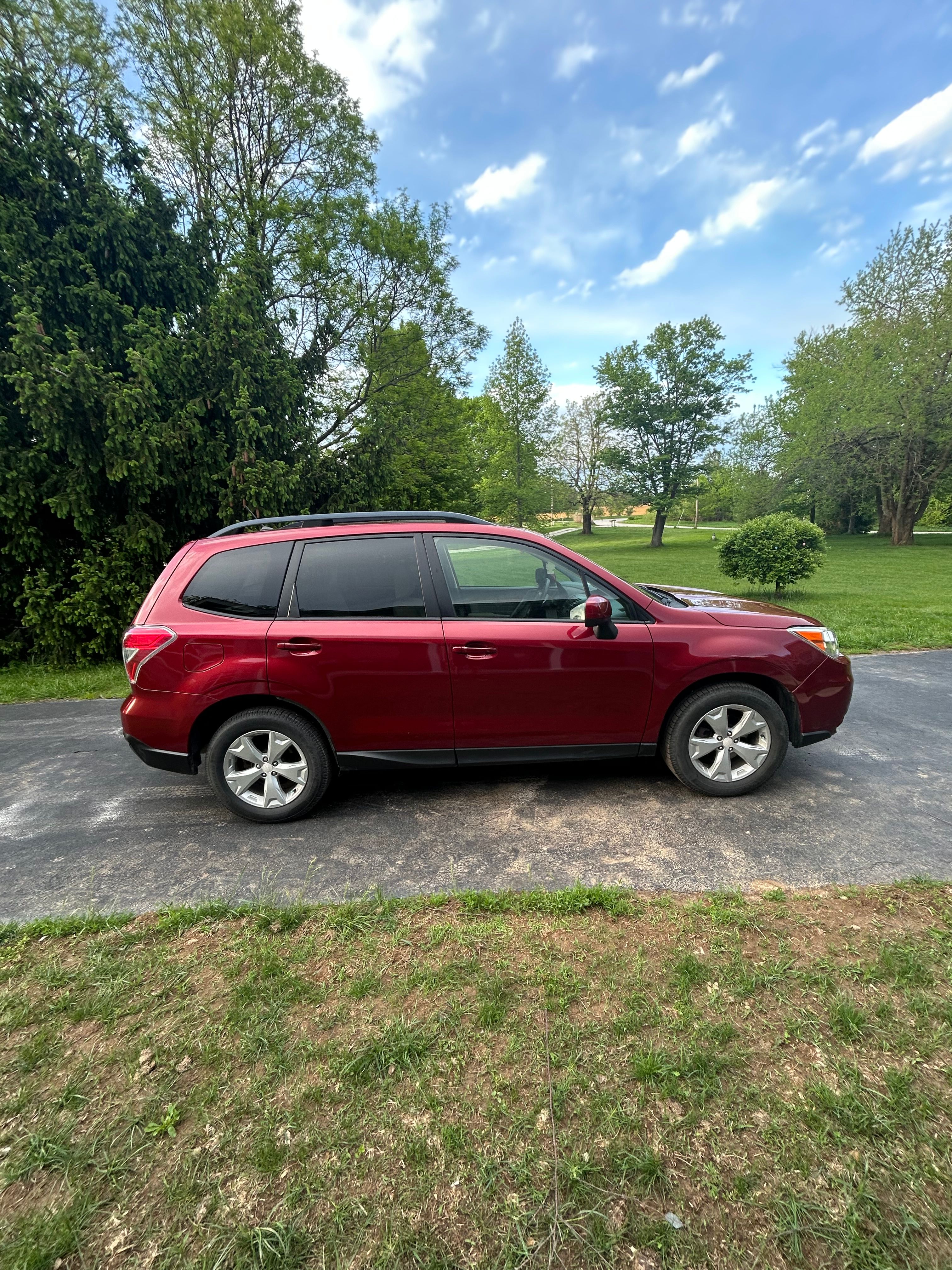 Used 2015 Subaru Forester 2.5i Premium AWD/4WD image 4
