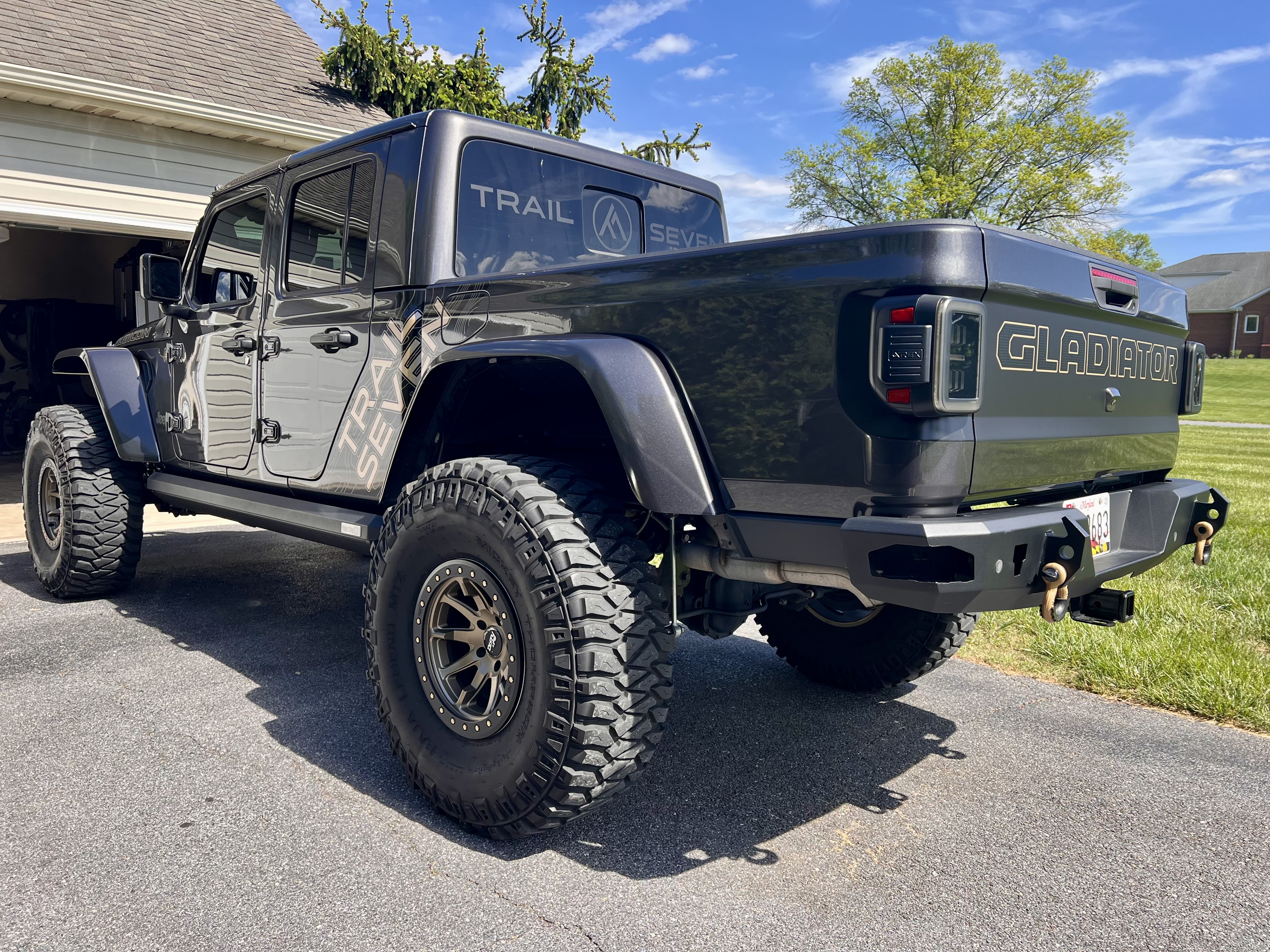 Used 2023 Jeep Gladiator Rubicon w/ Cold Weather Group AWD/4WD image 4