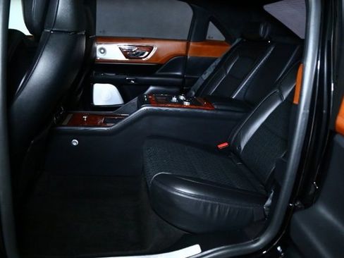 Used 2020 Lincoln Continental Black Label w/ Rear Seat Amenities Package image 10