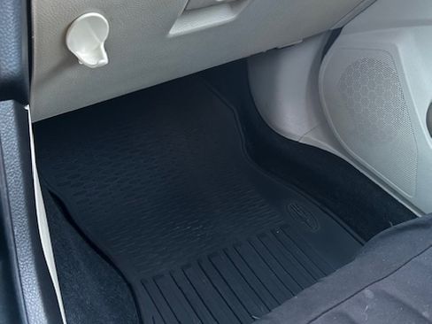 Used 2014 Subaru Impreza 2.0i image 12