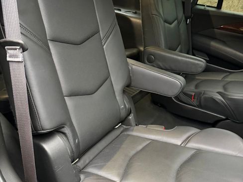 Used 2015 Cadillac Escalade Premium image 27