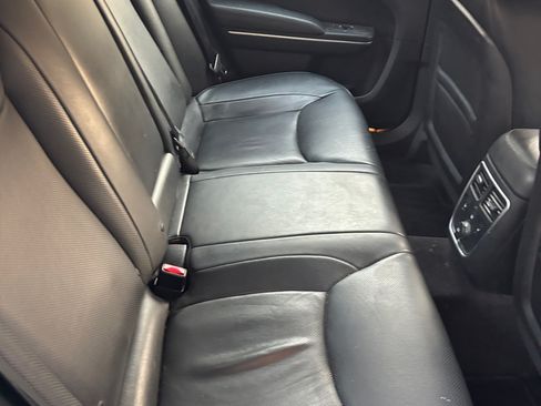Used 2013 Chrysler 300 C AWD/4WD image 9