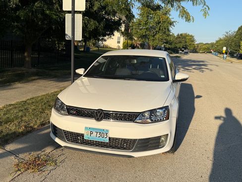 Used 2013 Volkswagen Jetta GLI image 2