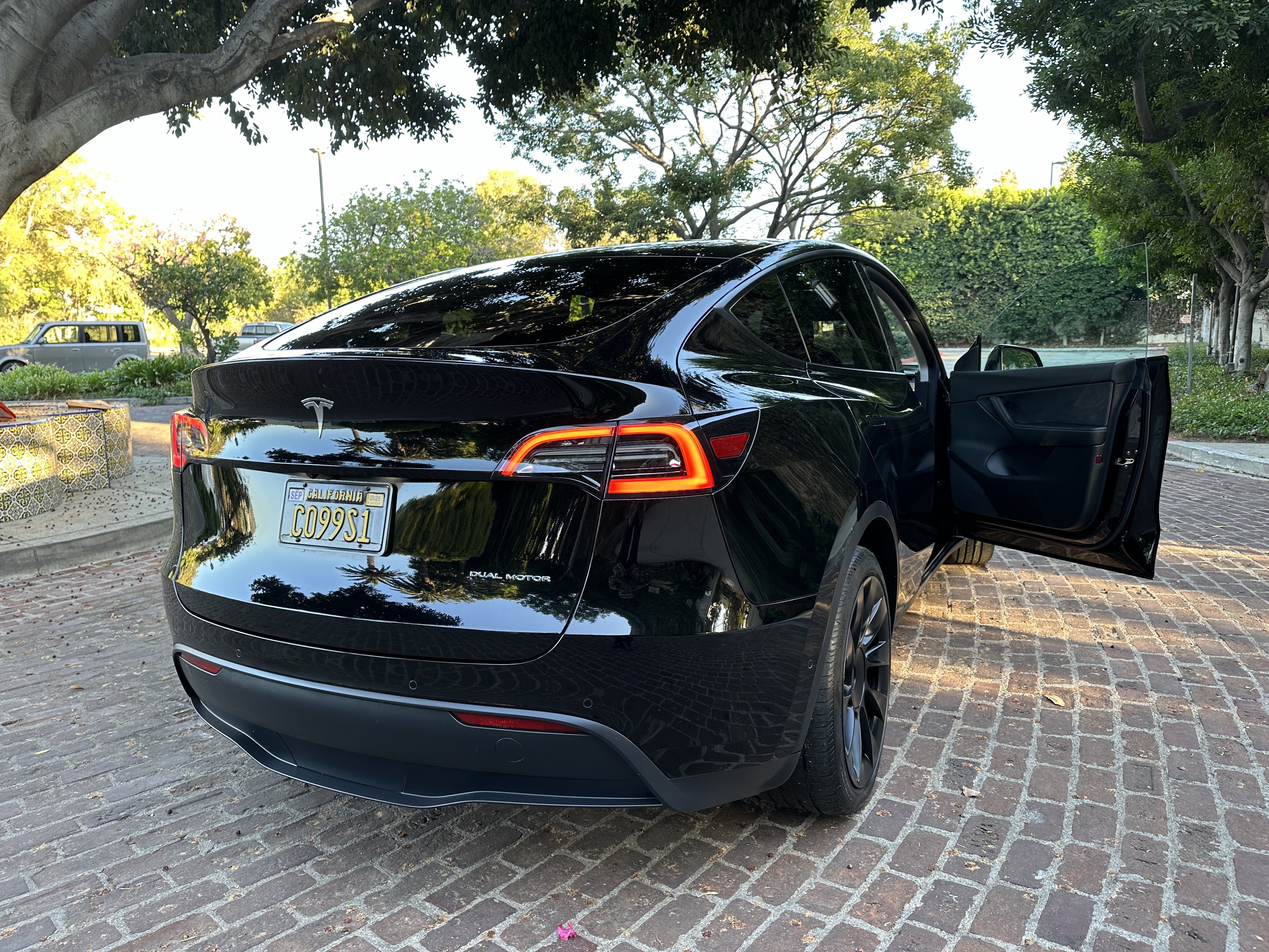 Used 2021 Tesla Model Y Long Range AWD/4WD image 4