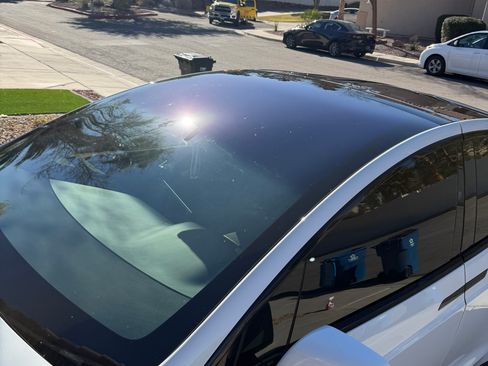 Used 2023 Tesla Model X image 2