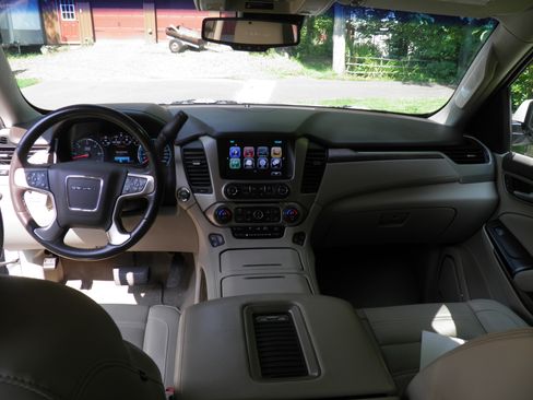 Used 2020 GMC Yukon Denali w/ Denali Ultimate Package image 17