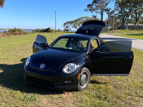 Used 2015 Volkswagen Beetle 1.8T Classic image 9