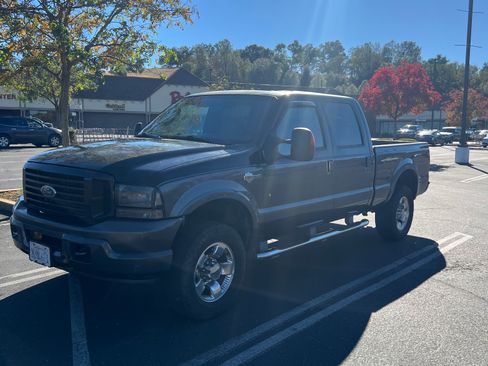 Used 2004 Ford F250 Harley-Davidson image 5