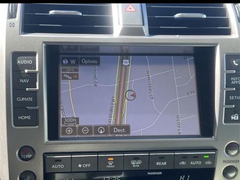 Used 2017 Lexus GX 460 Premium w/ Premium Package image 25