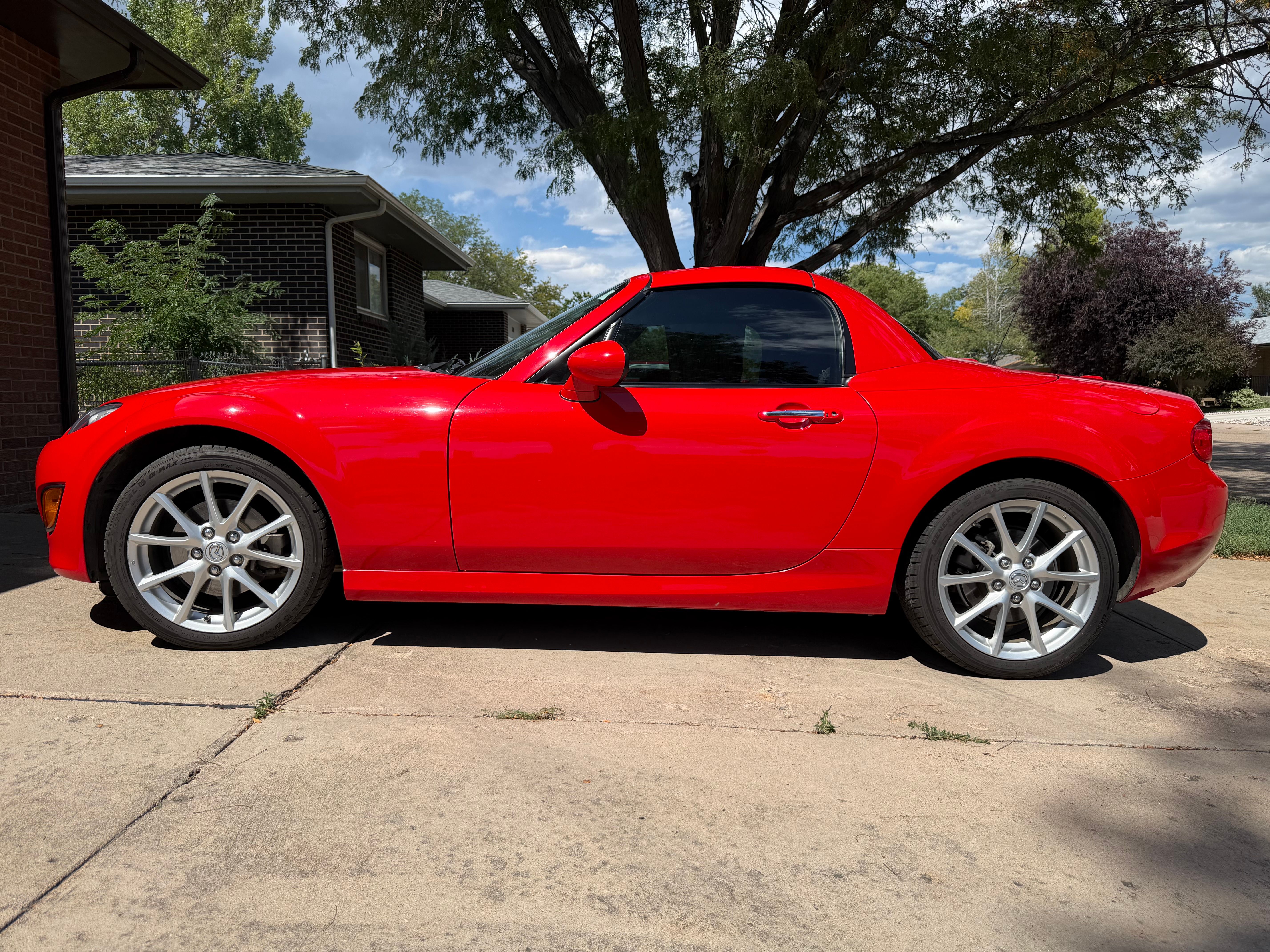 Used 2012 MAZDA MX-5 Miata Grand Touring w/ Premium Pkg RWD image 4