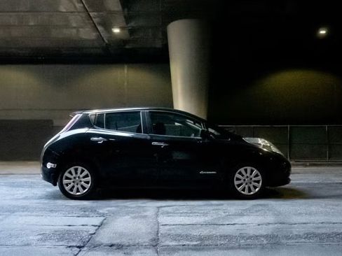 Used 2017 Nissan Leaf S w/ Charge Package image 13