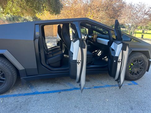 Used 2024 Tesla Cybertruck Cyberbeast image 21