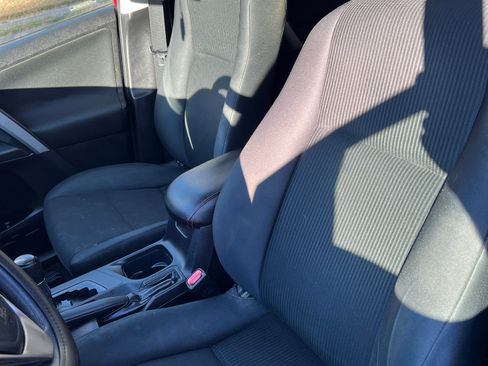 Used 2017 Toyota RAV4 LE image 12