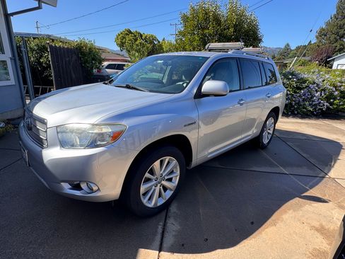 Used 2010 Toyota Highlander Limited w/ Extra Value Pkg 3 AWD/4WD image 5